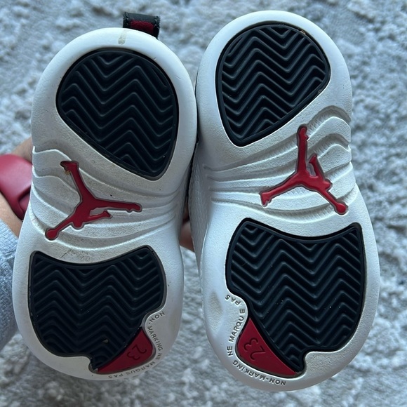 Air Jordan 12 Retro "Playoffs 2022" sneakers Size 4.5C Toddler - Picture 5 of 6